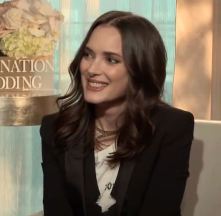 BESTOFWlNONA's tweet photo. happy october, happy winona ryder month!!!!!! https://t.co/F6c5vi5Mn8