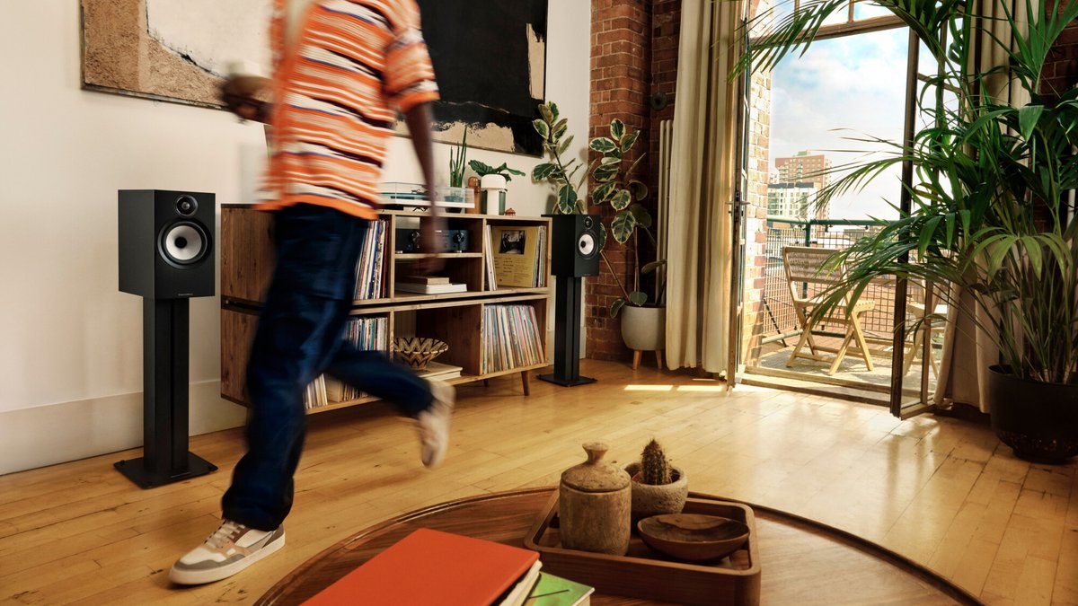 BowersWilkins's tweet photo. For The Love Of Music.

606 S3's striking sound quality brings out all those beautiful nuances in your music - and its subtly modernised design makes it a stylish companion for your home.

Discover more: https://t.co/0YonTbxSPy

#BowersWilkins #600Series #606S3 #ForTheLoveOfMusic https://t.co/TEts3LH9j9
