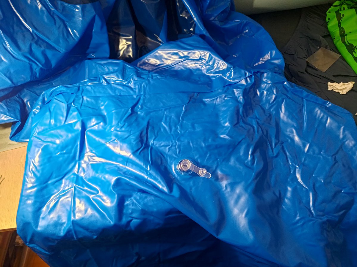 InflatableSean's tweet image. Patch up the inner holes and add a new valve
#Inflatable #InflatableWorld #modify