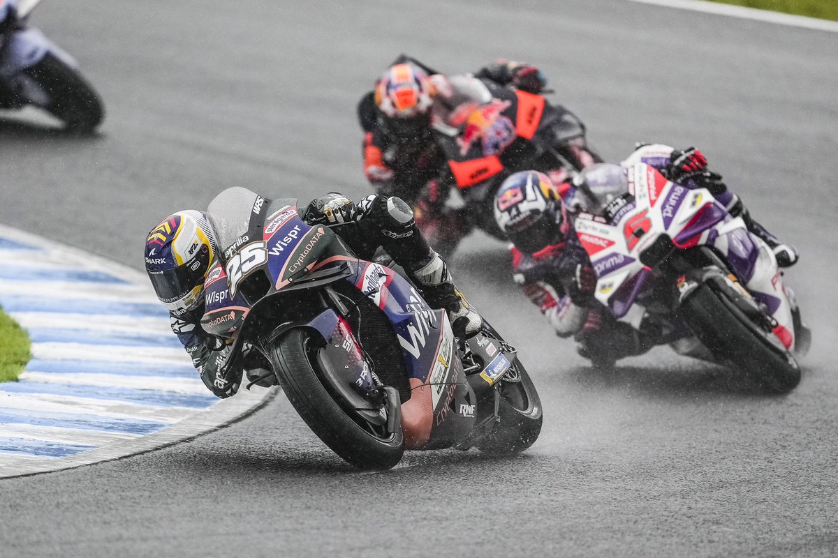 Crazy start and end for the #JapaneseGP 🏁 Read the full news 🔗 to know  more https://t.co/ESD0bOJ7hE #rnfmotogpteam | #CryptoDATA |  #DiscoverPrivacy | #greenpowergenerators | #MotoGP | @_moliveira88 |  @25RaulFernandez