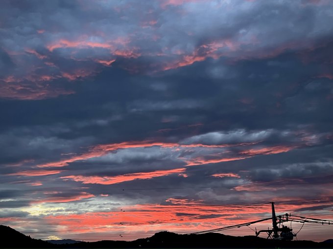 夕焼けを期待して待機していたけれど、富士山は焼けなかった。空は美しかった。