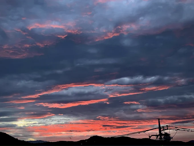 夕焼けを期待して待機していたけれど、富士山は焼けなかった。空は美しかった。