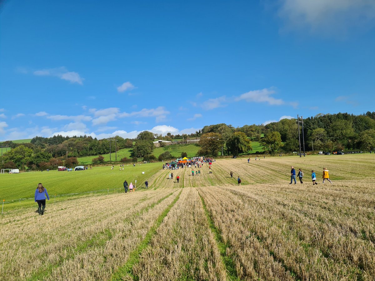 SchoolsAthletic's tweet photo. Massive crowds arriving at 11 AM for the #CORK #COUNTY #CROSSCOUNTRY
#CHAMPIONSHIPS in #CARRIGADROHID #WESTMUSKERRYAC @WestMuskerryAC @AthleticsCork @irishathletics https://t.co/8WgAvMHrEN