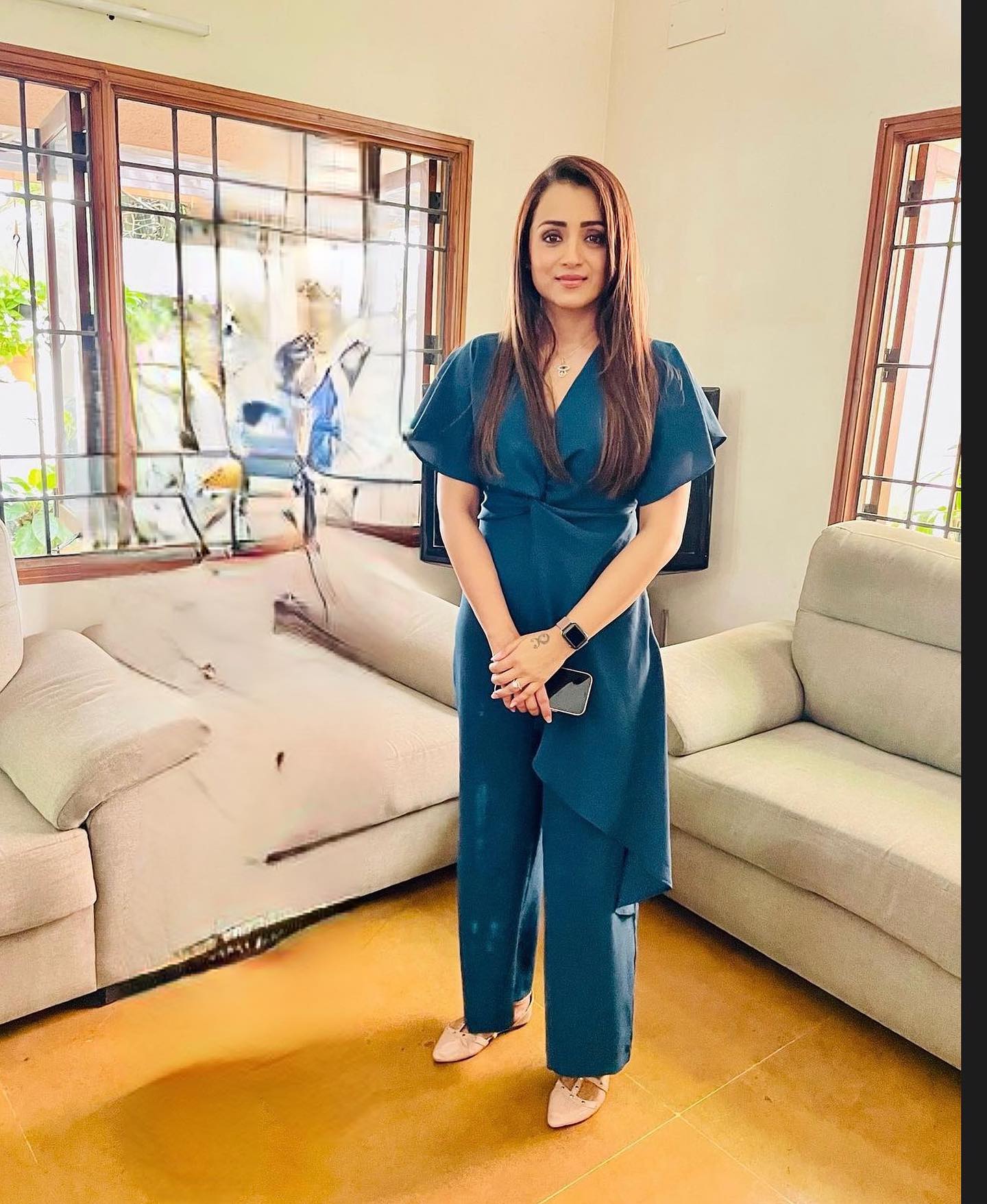 F7WMAOXbsAART_D?format=jpg&name=large