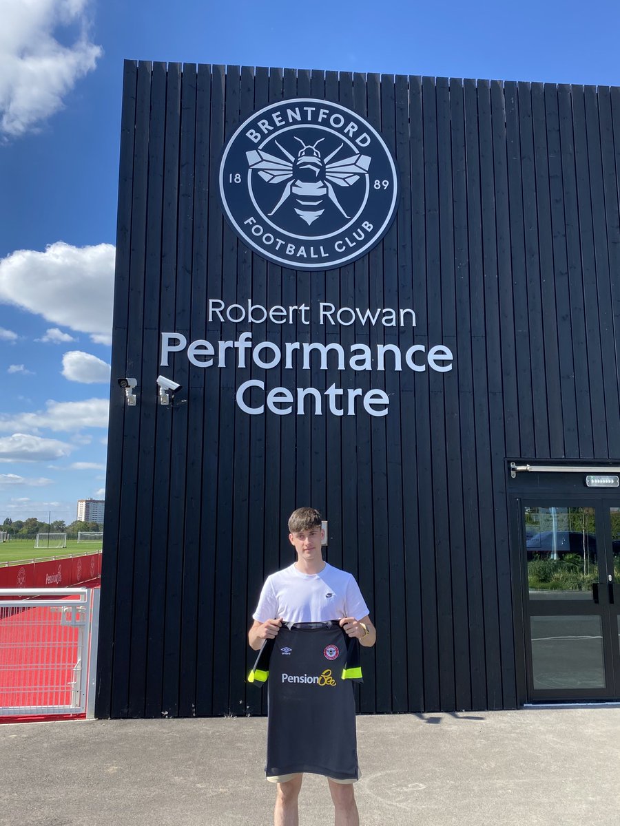 IanAnde66's tweet photo. Still pinching myself! Thanks to all his previous coaches who helped him on his journey so far..
⁦@jamlang22⁩ ⁦@AdamSkinner5⁩ ⁦@StMirrenAcad⁩ ⁦@Jaz136⁩ ⁦⁦@CBrennan1994⁩ ⁦@cohsport⁩⁩ ⁦⁦@smiddygk⁩ ⁦@RFC_Youth⁩ https://t.co/GzlR4yW2t5