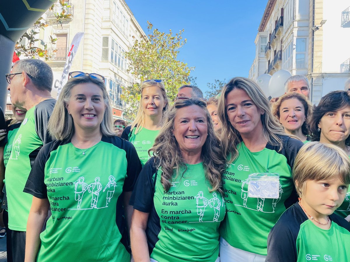 jjggalava's tweet photo. Arabako Batzar Nagusiak bat egin dute @ContraCancerALV -ren deialdiarekin 
@IrmaBasterra lehendakaria eta batzarkide taldeko hainbat ordezkari #minbiziarenkontra -ko martxan. https://t.co/NG6OsRR1B6