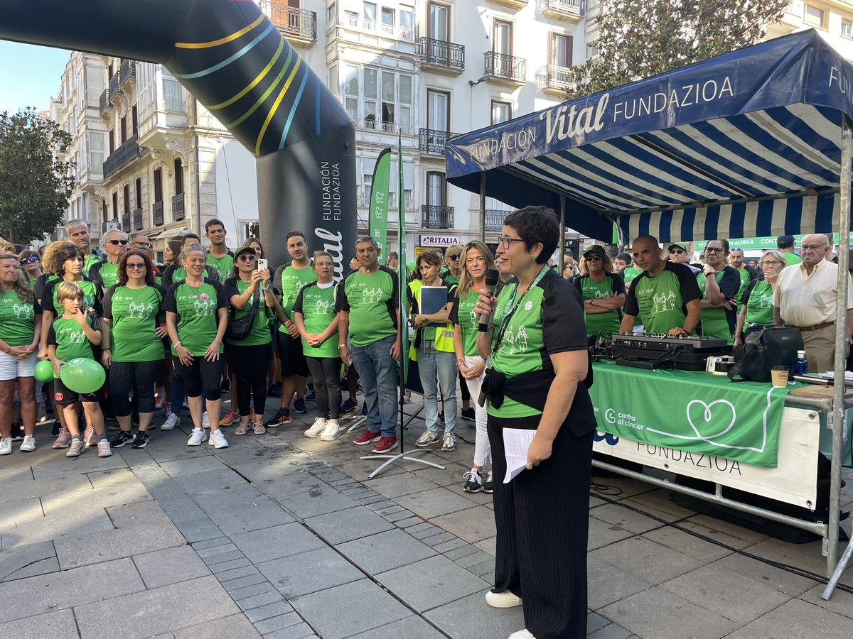 jjggalava's tweet photo. Arabako Batzar Nagusiak bat egin dute @ContraCancerALV -ren deialdiarekin 
@IrmaBasterra lehendakaria eta batzarkide taldeko hainbat ordezkari #minbiziarenkontra -ko martxan. https://t.co/NG6OsRR1B6