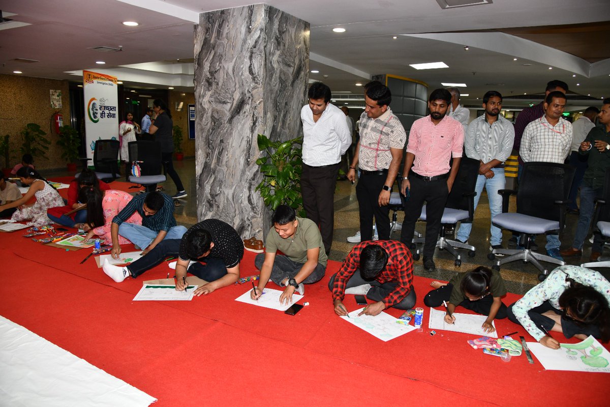 incometaxdelhi's tweet photo. DGIT (Inv.), Delhi organized a painting competition on the theme of #SwachhtaHiSeva. More than 40 children &amp; adults ranging from 5 to 39 years participated in the event. Paintings will be displayed at the ‘Swachhata Wall’ being developed in the Office #SHS2023 @IncomeTaxIndia https://t.co/QA7vWYutBK