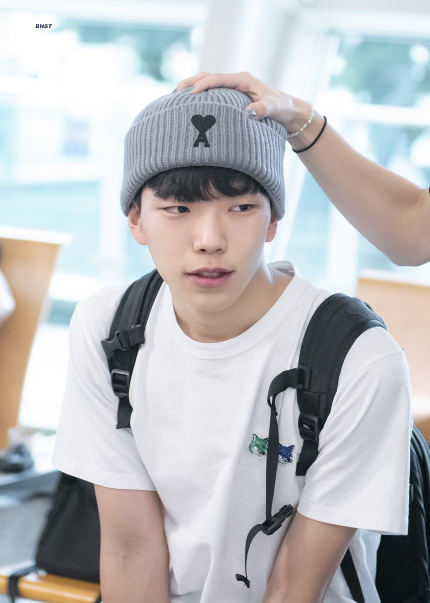 bakhasatang23's tweet photo. 230930 상하이트로피 출국 
#이동현 #김건희

개큰 귀여움 시작 어쩌구 222 https://t.co/ZZK43ZgESi