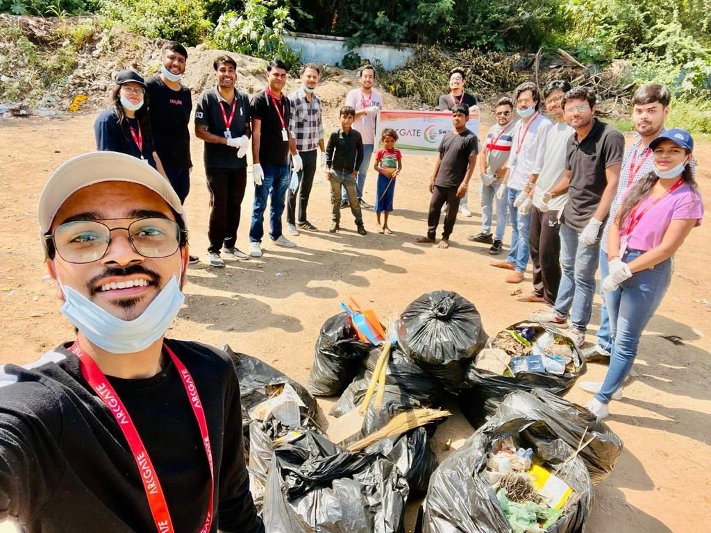 श्रमदान for स्वच्छता by #Arcgate employees. #स्वच्छांजलि to Bapu on the eve of his Jayanti.

 #SwachhBharat #CII <a href="/SwachhBharatGov/">Swachh Bharat Urban</a> <a href="/FollowCII/">Confederation of Indian Industry</a> <a href="/cii4nr/">CII Northern Region</a> <a href="/ArcgateInc/">Arcgate</a> #Arcgatians #GandhiJayanti2023 #SwachhataHiSewa