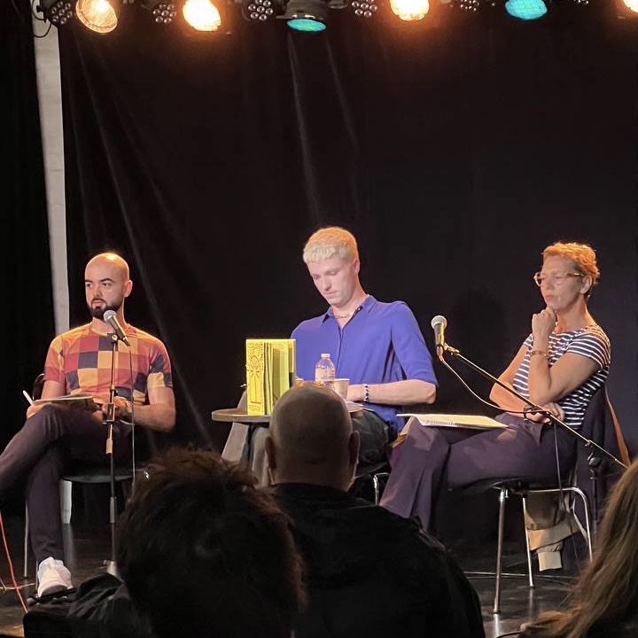 jacobinmag_de's tweet photo. Was kann man aus der Geschichte der Vergesellschaftung lernen und wie geht es weiter mit @dwenteignen? Darüber sprachen @postgainsian, @SabineNuss und @justhenze bei #SocialismInOurTime. https://t.co/bK7nL3xKBF