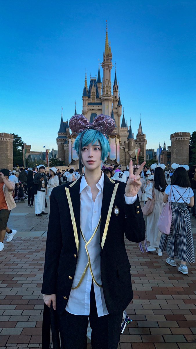 ju_xx00's tweet photo. 修学旅行楽しむフロイドの写真

#Dハロ仮装2023 
#Dハロ仮装 https://t.co/SqzWLjeVX6