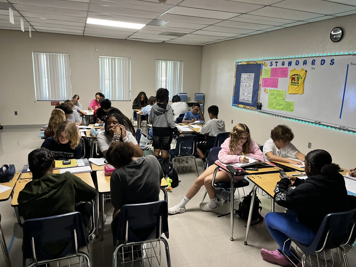 ApplegarthMath's tweet photo. @RyanBartlett My 7th grade class needs some help with rewards, tissues and Lysol wipes please. Only 2 families contributed this year. Love rewarding them though. Thank you! https://t.co/ejTspDagJH https://t.co/GJ12x0MN2u
