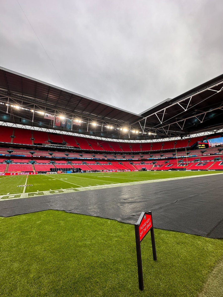 NFL's tweet image. Scenes from Wembley 🇬🇧

#ATLvsJAX 9:30AM ET on ESPN+
Also available on #NFLPlus
