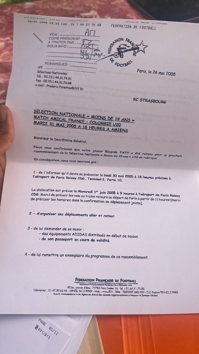 rickyfaty's tweet photo. Comme souvent, chaque dimanche je « fouille » dans mes anciens cartons et je tombe sur des « dossiers » sympas. 
Aujourd’hui c’est une ancienne convocation U19! Juste avant l’Euro… Quelle équipe !  cc @EspoirsduFoot https://t.co/vnqfNaDlxC