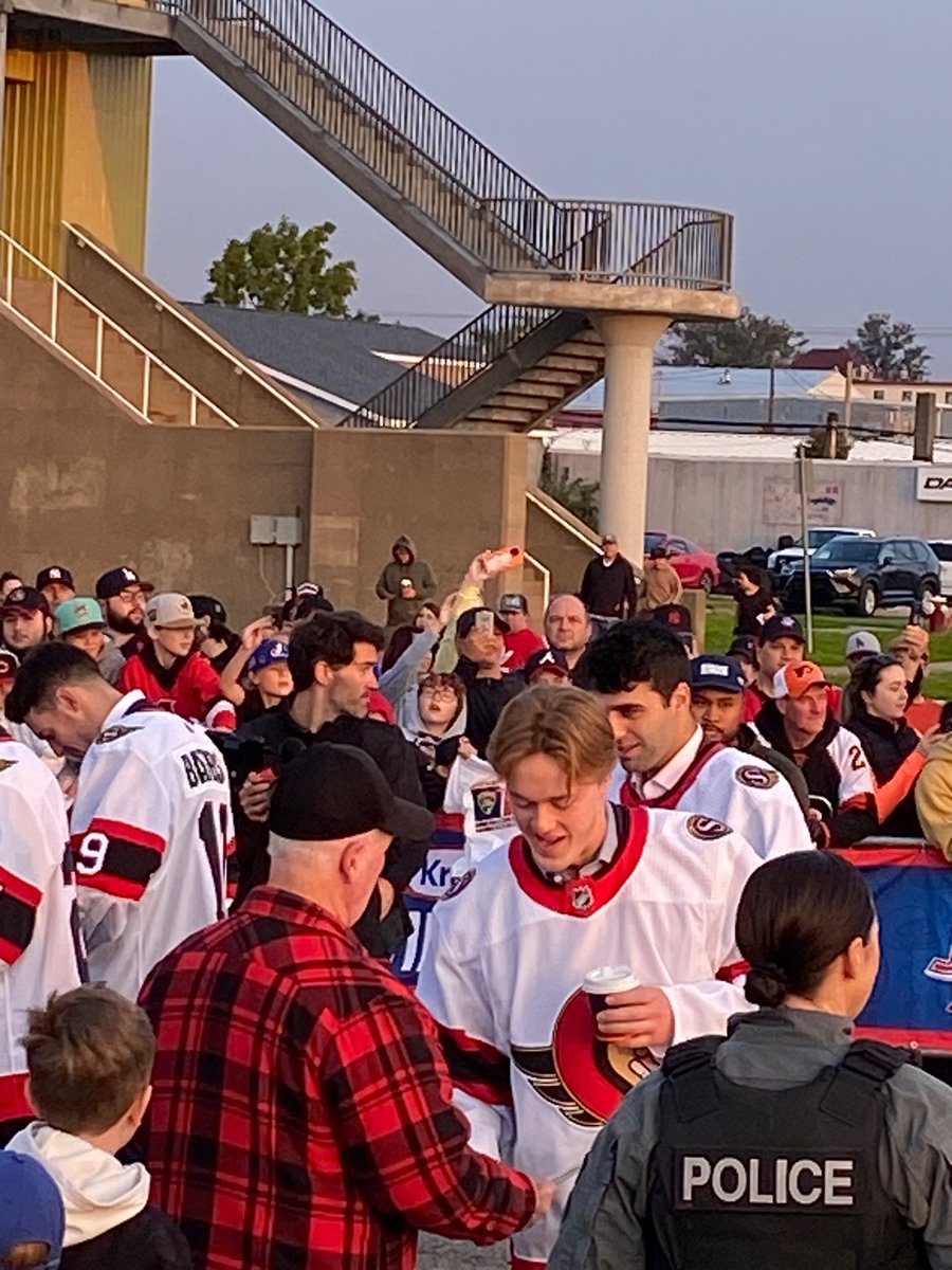 98_mac's tweet image. #Sydney #KraftHockeyville