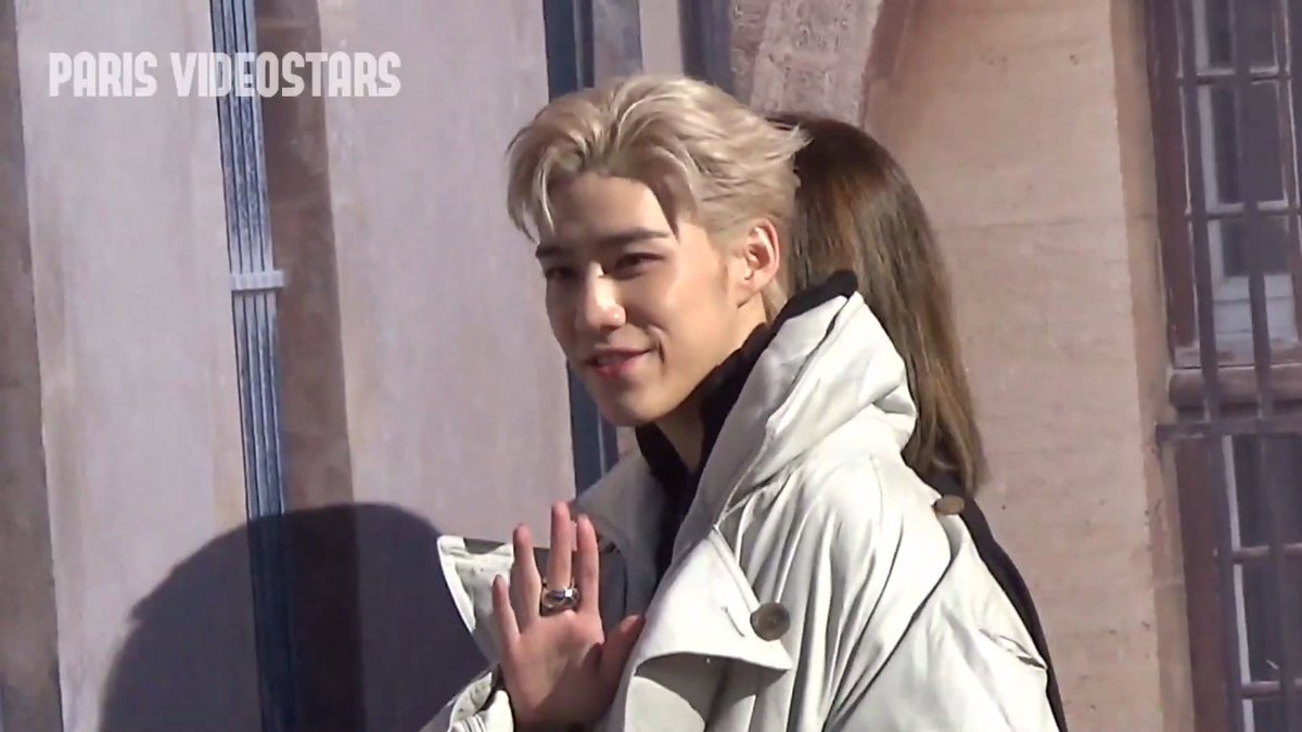 PP KRIT @ Paris Fashion Week 1 October 2023 show Balenciaga youtu.be/xKg9la8L7zU?si…

 PP Krit x Balenciaga 
#BalenciagaSummer24xPPKRIT 
#Balenciaga #PPKritt