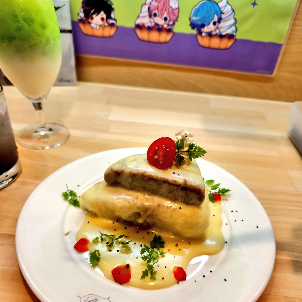 874_h17sg's tweet photo. 昨日だけどカフェ行ってきたー！！
アニメ待ちきれない楽しみ🫶 #Bプロ

卓上に飾れそうなアクスタが探せなくて
CD持ってってるのほんとジワる
今回もほとんど自引きできませんでした🤟 https://t.co/hNHgomR62b