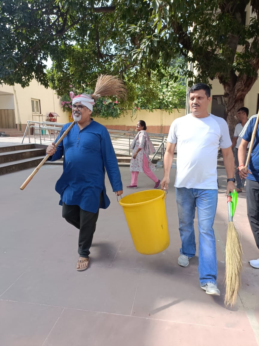 SbvRouse's tweet photo. Swachhata pakhwara https://t.co/uBzGTiG7MD