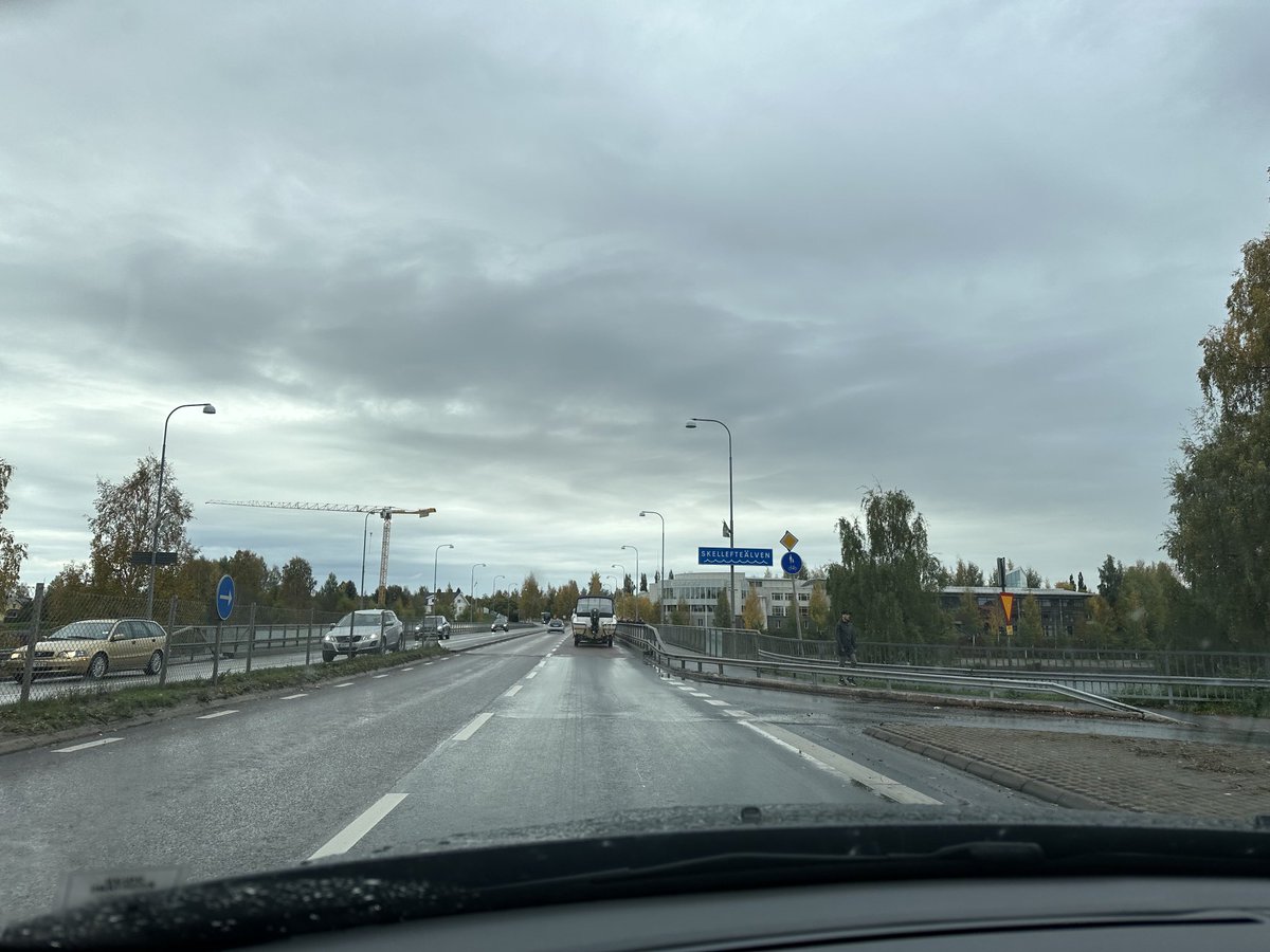slutnu2's tweet photo. Nä fy fan nu kör jag hem till Jönköping igen med noll poäng på hatthyllan #HV71 https://t.co/jyEmRDlZZG