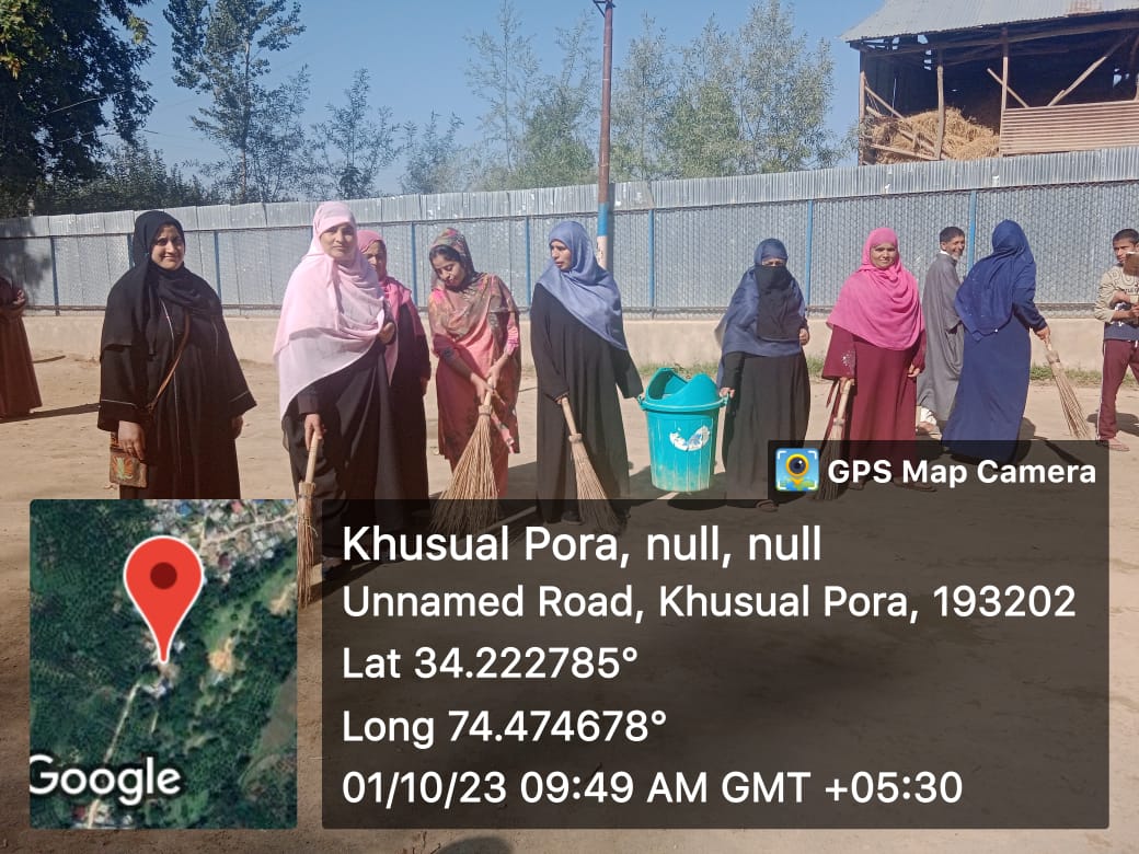 DICBaramulla's tweet photo. #ODFplusmodelJK
#SHS2023
As part of #SwachhataHiSeva
Campaign, Self Help Group (SHG) Members of JKNRLM carried out series of Swacchta drives across Baramulla District.
@PMOIndia @HMOIndia
@SwachhBharatGov
@swachhbharat
@OfficeOfLGJandK
@diprjk @DrSyedSehrish https://t.co/EfTjgOE77n