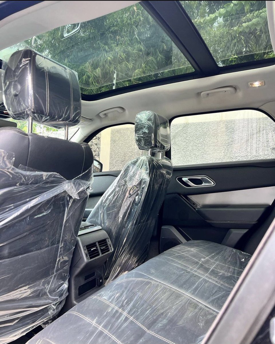 Automall_ng's tweet image. Range Rover Velar P380 V6 2019 Model
Price:52M
Duty: paid 
Location: Abuja 
#independenceday2023 #1stOctober #Tinubu #BreakingNews 3rdoctober #BringBackFugusGrils 
@__yellows @Waspapping_ @Sarki_sultan @alamin_ghost @saamaccido_ @aisha_shugaba @aisha_yaGuda @_hafsat_paki Retweet