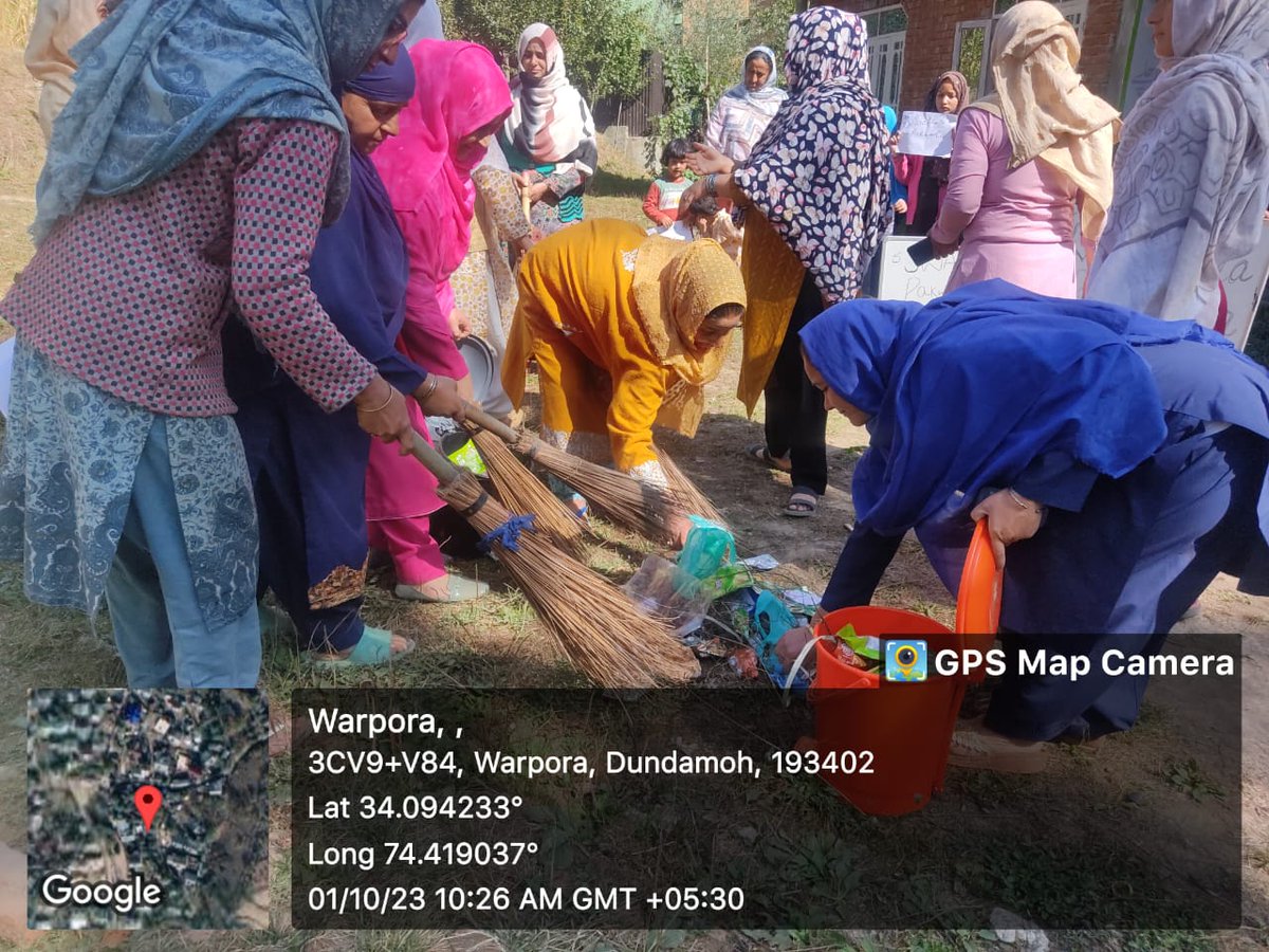 DCBaramulla's tweet photo. #ODFplusmodelJK
#SHS2023
As part of #SwachhataHiSeva
Campaign, Self Help Group (SHG) Members of JKNRLM carried out series of Swacchta drives across Baramulla District.
@PMOIndia @HMOIndia
@SwachhBharatGov
@swachhbharat
@OfficeOfLGJandK
@diprjk @DrSyedSehrish https://t.co/TY1eDYOYW2