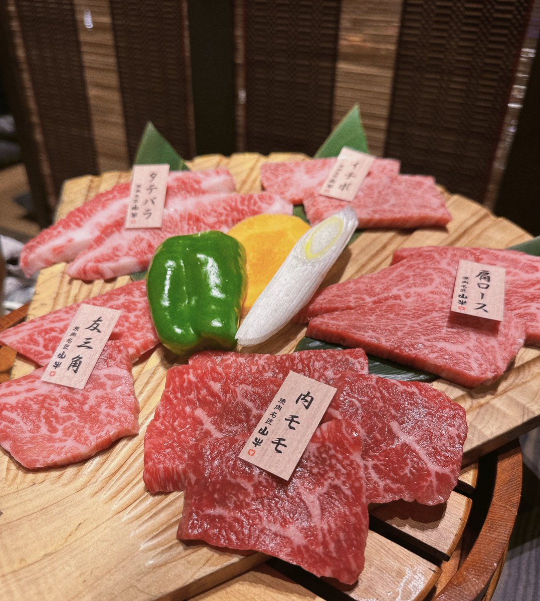 Xx052026's tweet photo. 焼肉おいしかった〜♡
雰囲気もgoodこれから東京帰ります！ https://t.co/9L25t730i6