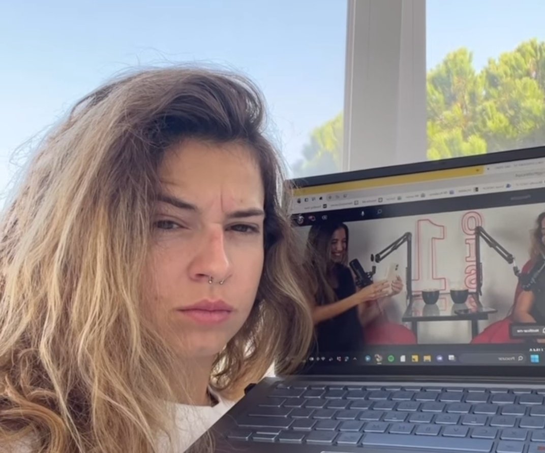 Alix_paris1's tweet image. Se réveiller tôt chaque matin avec l&apos;ambition d&apos;avoir une attitude pleine d&apos;énergie 🙃mais se retrouver avec une expression qui dit clairement : &apos;Où est mon café ?&apos; ☕🤣🤣#MorningHumor #sonsatos