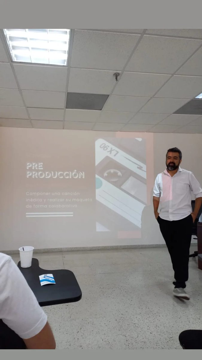 aryalvarezprofe's tweet photo. En el congreso de investigacion en música con los ponentes y mis estudiantes de música icesi. https://t.co/HX0lXojr65