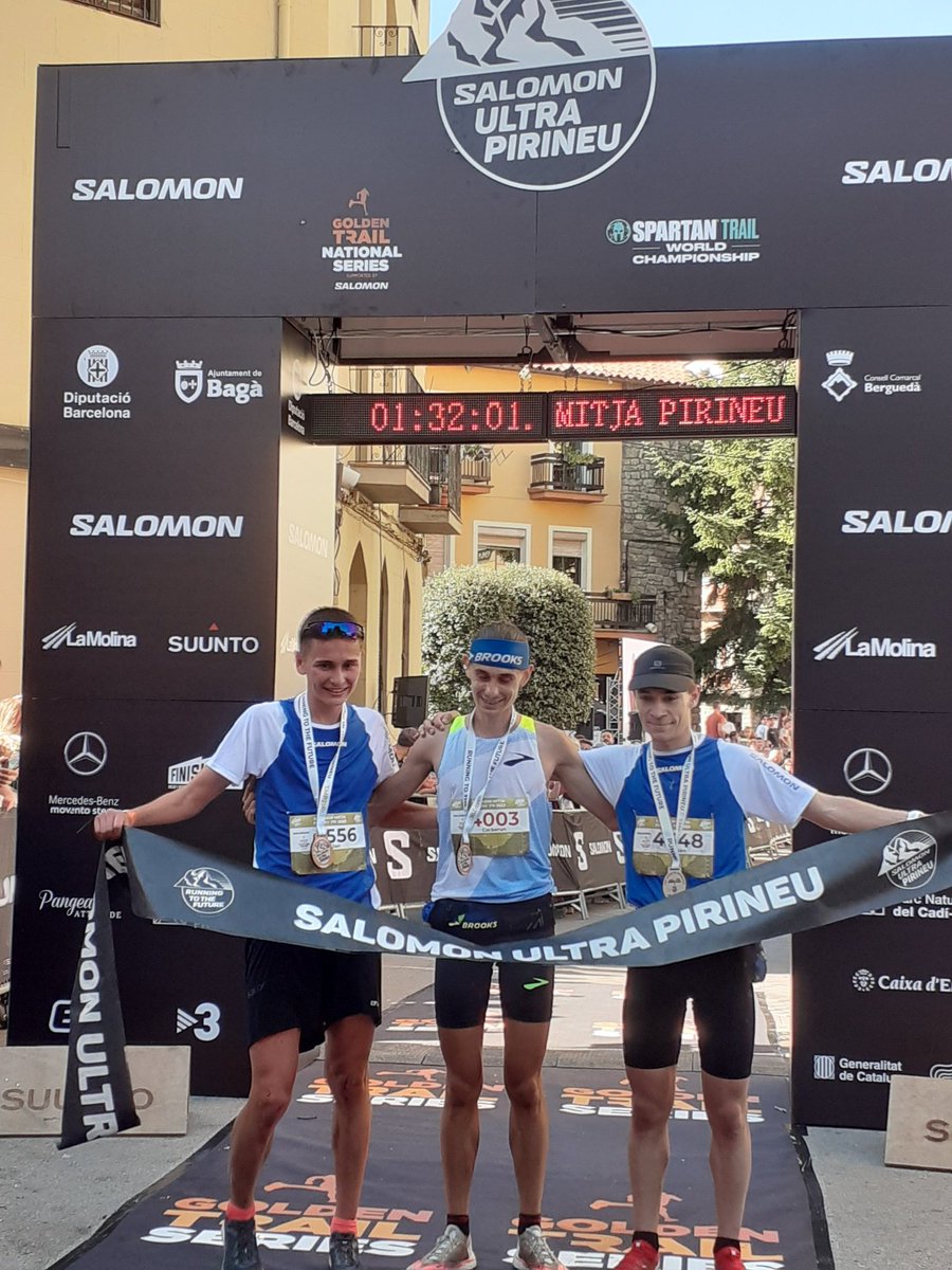 UltraEsports_'s tweet photo. #Ultraesports | Avui ⏰16:15h !!!!
@xpuig75 @gemmontero
🏃♀️🏃♂️ @UltraPirineu
#SalomonUltrapirineu
#ThisisTrailRunning
🖊️ @Pucurull https://t.co/MJR6DtsS4G