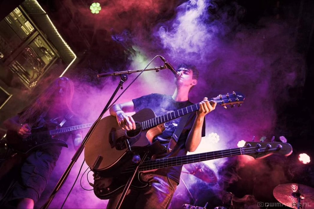 Some amazing 📷 of our show at #Popcentralee by #dannyvanderweck 🫶

Missed us? Come have a #beer with us at #Kompaan. More info below 👇

🗓️ 25-11-2023
⌛21:00 – 23:00, 
Free show, go buy a beer!
📍 #kompaanbinnenhaven
Torenstraat 49, #DenHaag