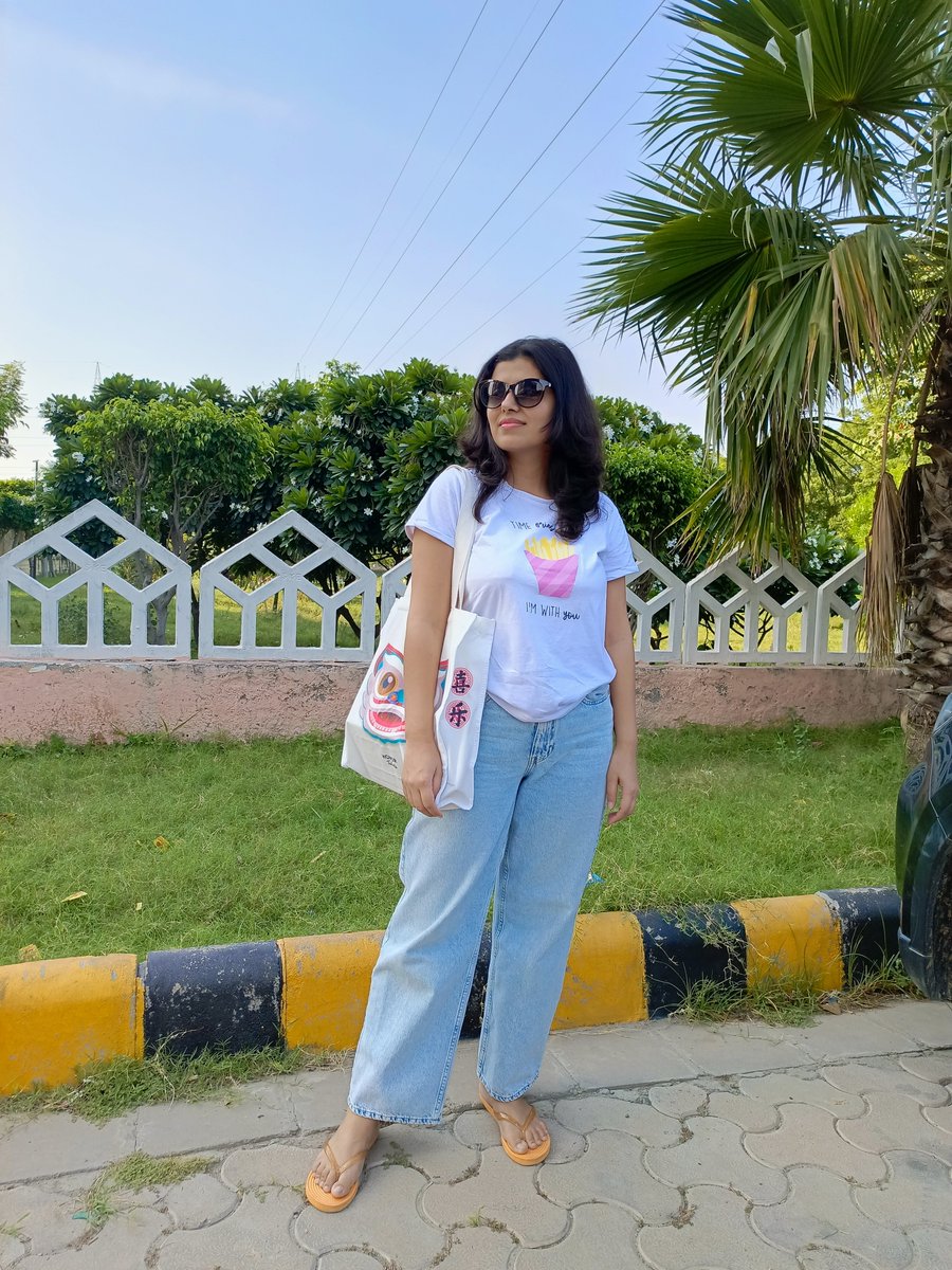 StyleListings's tweet image. 🛒 Out and about
📸 Tecno Phantom V Flip
#TECNOPHANTOMVFlip #FLIPINSTYLE