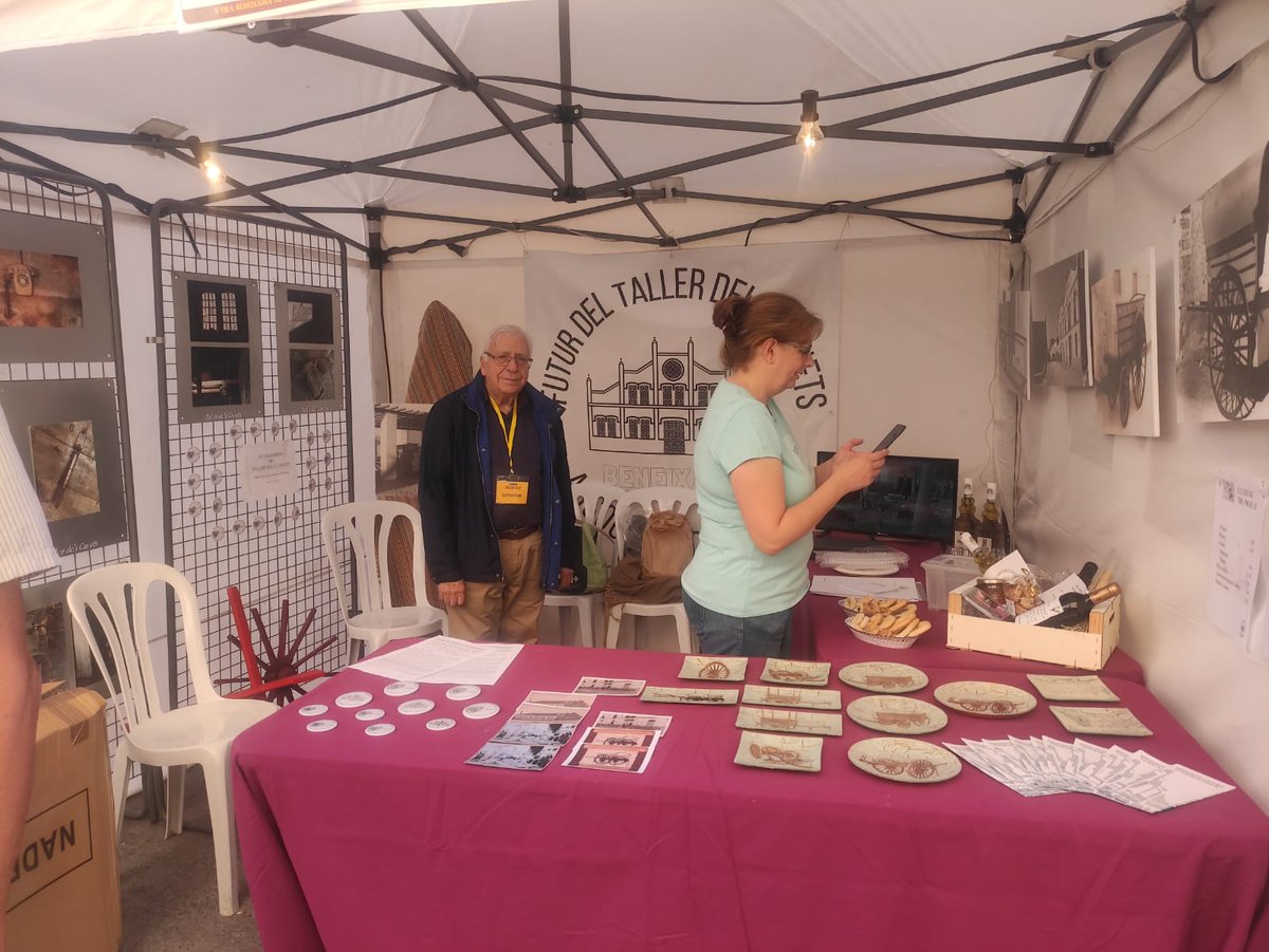 tallerCanets's tweet photo. Estem en la fireta #beneixamaalcarrer23
Veniu a conèixer la nostra associació i participeu en la rifa de productes del poble #xequebo https://t.co/CbhlsrENNZ