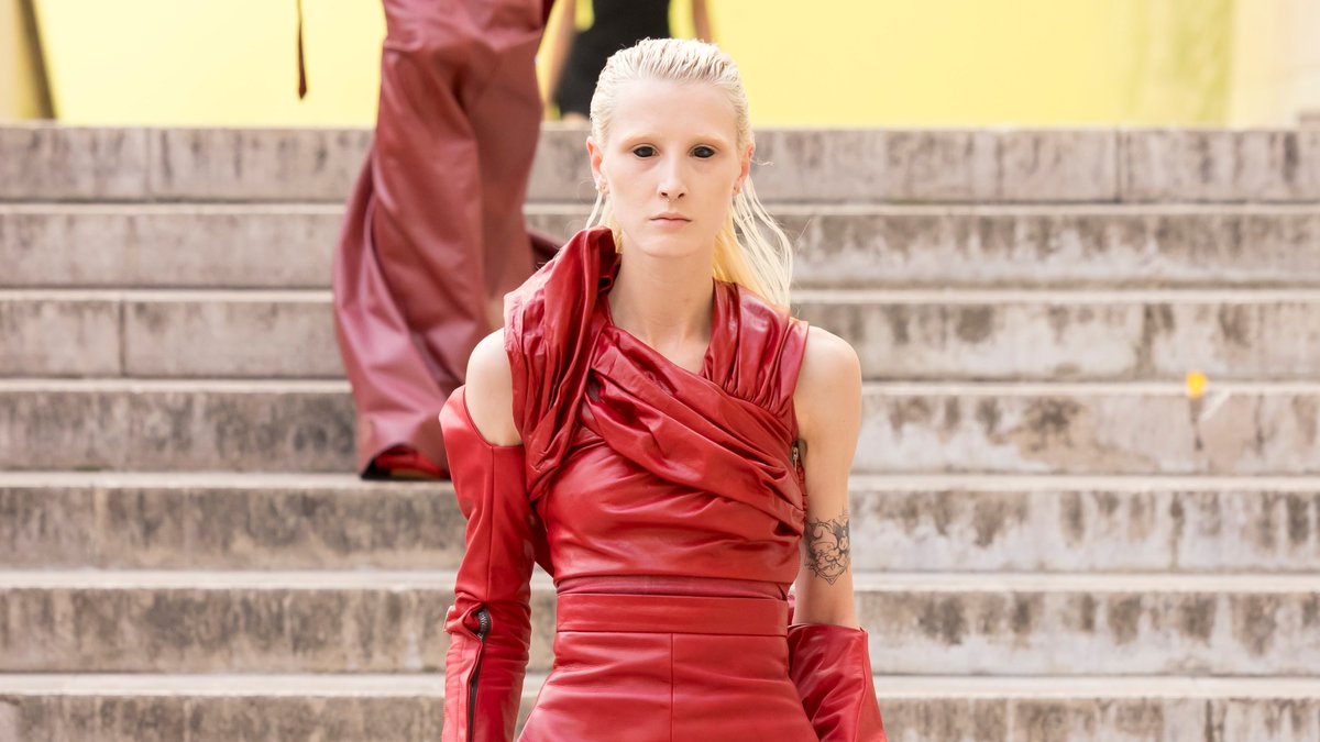 THE FALL tweet media