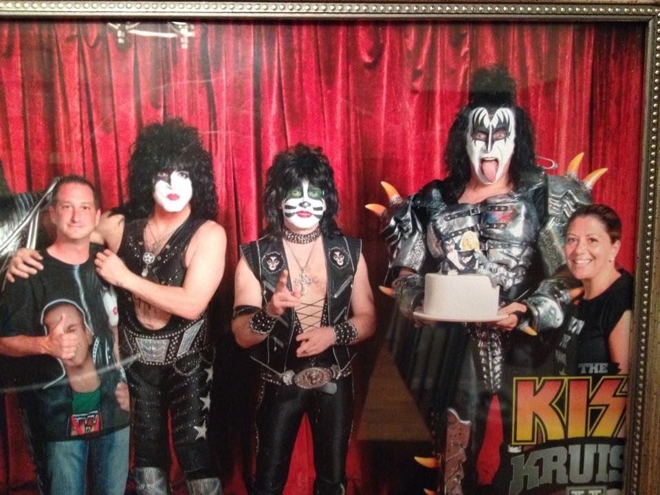 CataldoJohn's tweet photo. Happy Anniversary @genesimmons &amp; @shannonleetweed ! Here is the cake topper we gave you on KK2!! https://t.co/WzhuIBQg9f