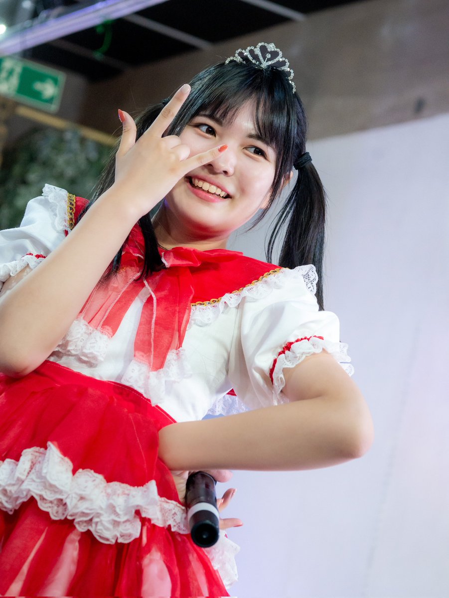 poppoyaki_photo's tweet photo. 230924_Azatoi 橘美羽卒業公演
@majide_cafe  LivePhoto 

一気に上げてすみません💦
思い返してもいいライブだったな🥹またいつかどこかで。

 #橘美羽 ⑧終
 #Azatoi https://t.co/uT5dNfRYYU