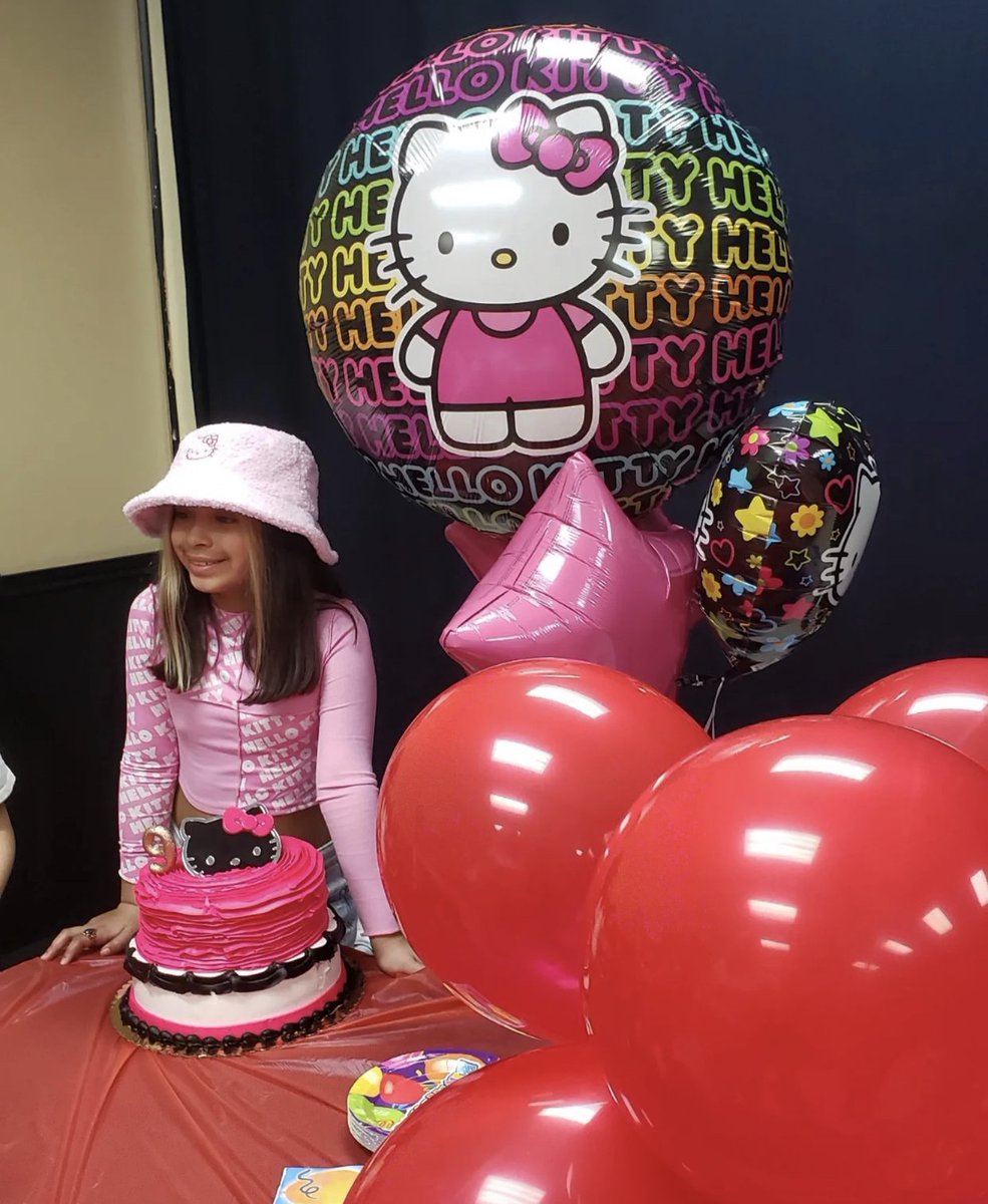 itzfamily's tweet image. Bring the smiles and laughter to your kid's next birthday! Let iT'Z help you plan the perfect party! #itzparties #itzfun