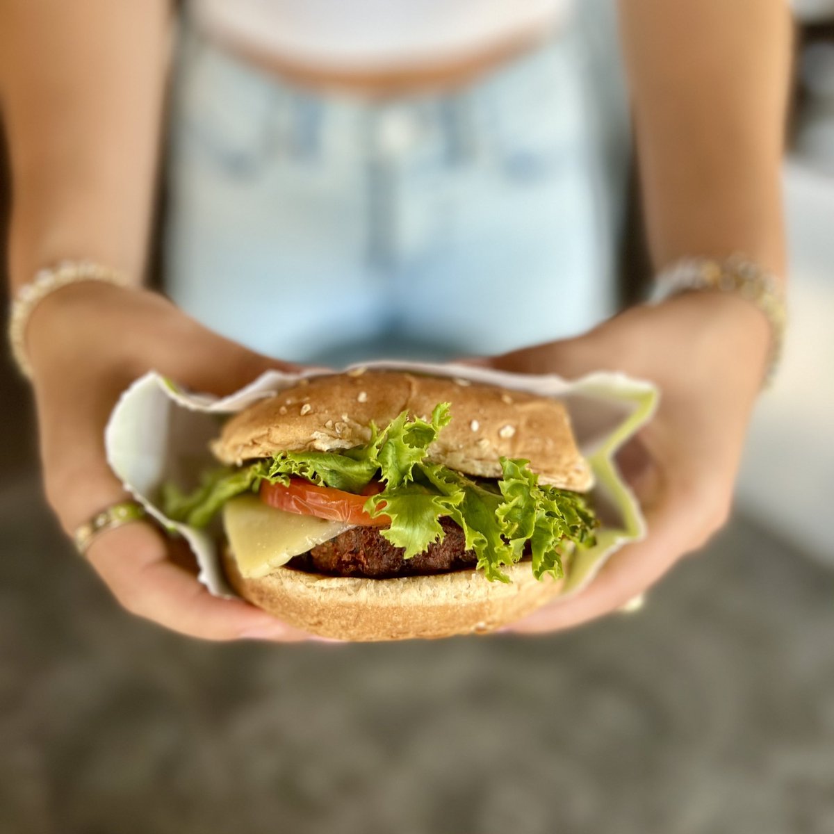 BurgerFi's tweet photo. It’s #WorldVegetarianDay! For today only, 10/01, get a $3 VegeFi Burger with the purchase of a Freestyle Beverage 💚🥤🌱

*Dine-in only. Guests must mention the offer at the register to receive the discount. Not valid for online pickup, phone orders, app orders, delivery or 3rd party delivery*