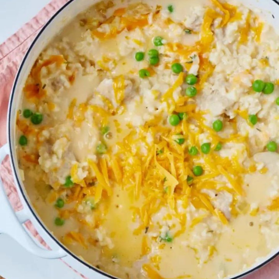 This One-Pot Creamy Chicken and Rice Casserole will be the perfect comfy dinner for your family this fall! Make the full recipe at bit.ly/48AImdV.

📸: thekitchn.com

#chicken #chickenandrice #casserole #chickencasserole #smartrice #rice #reipce