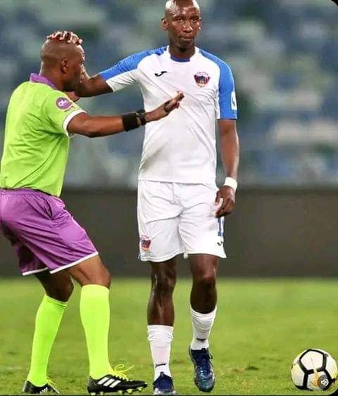 Ndiyenzile eyam indima ndazkhetha ezizophumelela ngoku ecekwa lilele kuzo bazizo dlala kanjani,

Andidlali bhola mna