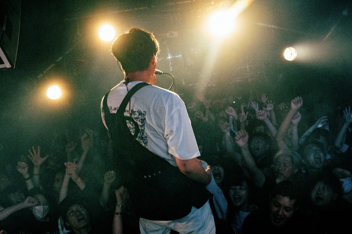 __NOISEMAKER's tweet image. THANK YOU 神戸MUSIC ZOO KOBE 太陽と虎!!
THANK YOU Crystal Lake!!
神戸突き抜けた1日でした！また必ず！
明後日は岡山 livehouse IMAGE!!

#NOISEMAKER
#CrystalLake
#CrowsAlive
📷 by @seijiro243