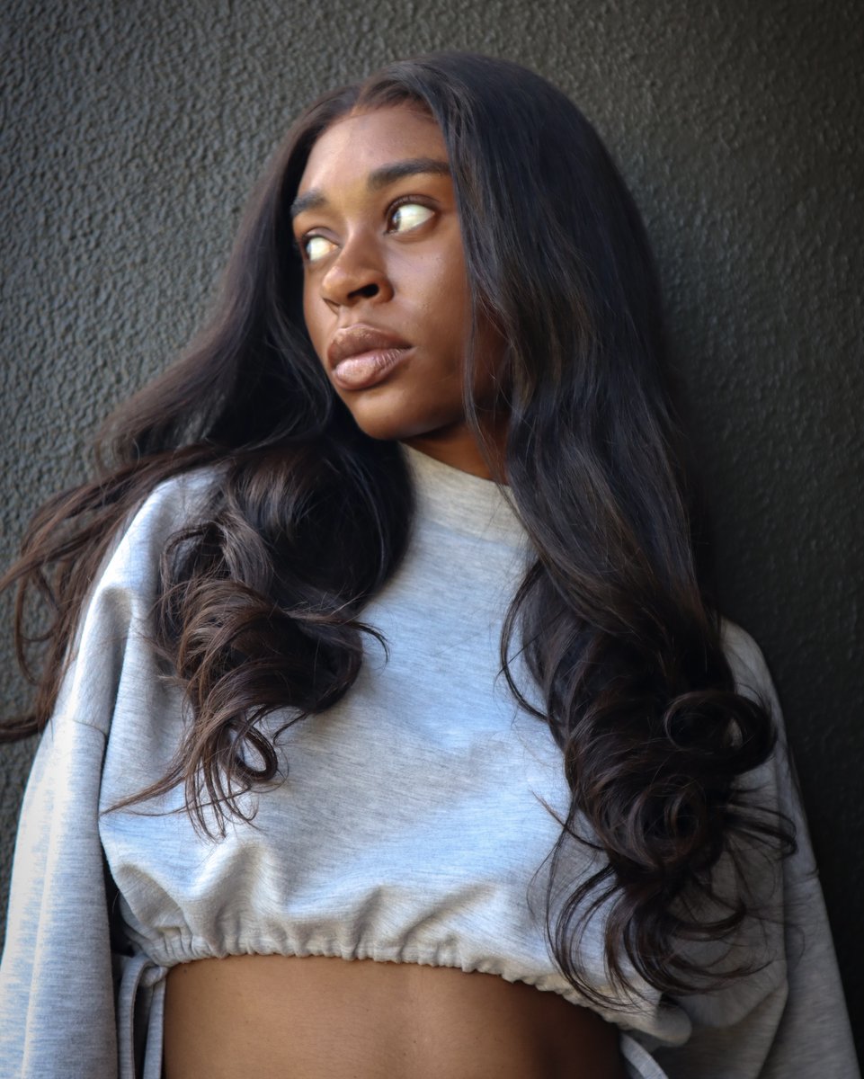 B_unbeweaveable's tweet photo. Let me introduce you to the wonderful lady in this picture. Zakiya is Dutch but has Surinamese roots. She is a model, loves switching up hairstyles and also has a gorgeous 4C Afro. Check out her channels to learn more @kiyashania

Zakiya is wearing 3x20” Raw Indian Wavy bundles https://t.co/1ogWDZVjaY