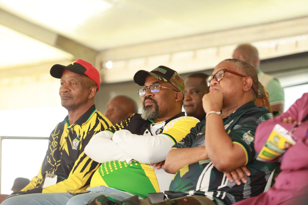 ANC Secretary General, Cde Fikile Mbalula, addresses the community of Amathole Region at the Msobomvu  Sports Ground,Butterworth in the Eastern Cape as part of the 2019 ANC Regional Manifesto Review engagements.

#2019ANCManifestoReview