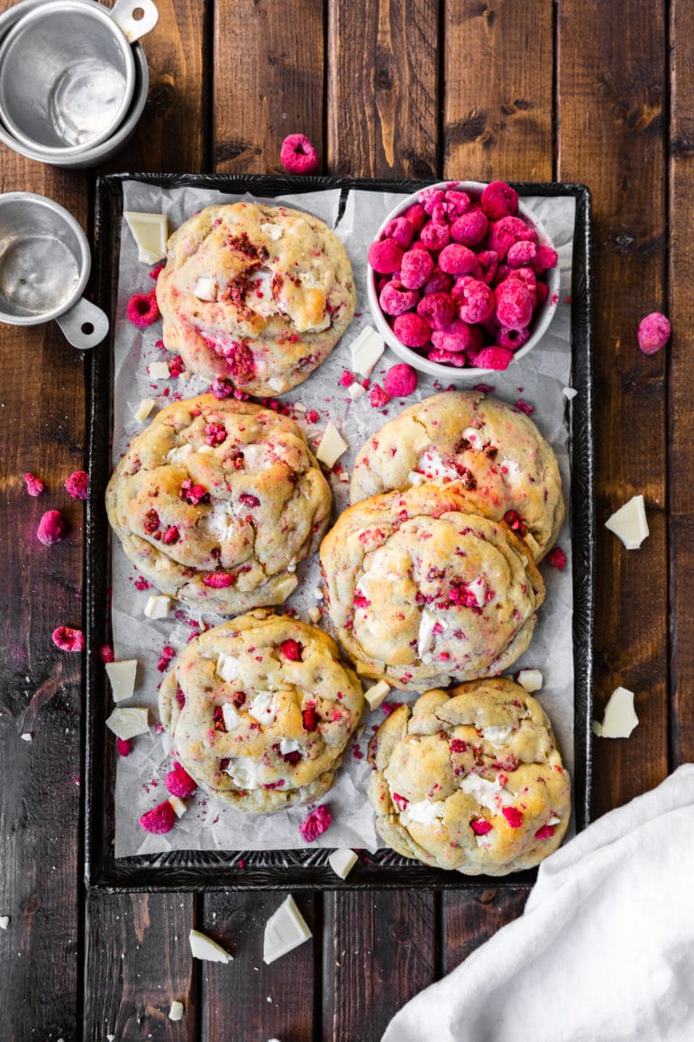 DreamyTechGirl's tweet image. White Chocolate Raspberry Cookies!
recipe @ ohsweetbasil.com/white-chocolat…