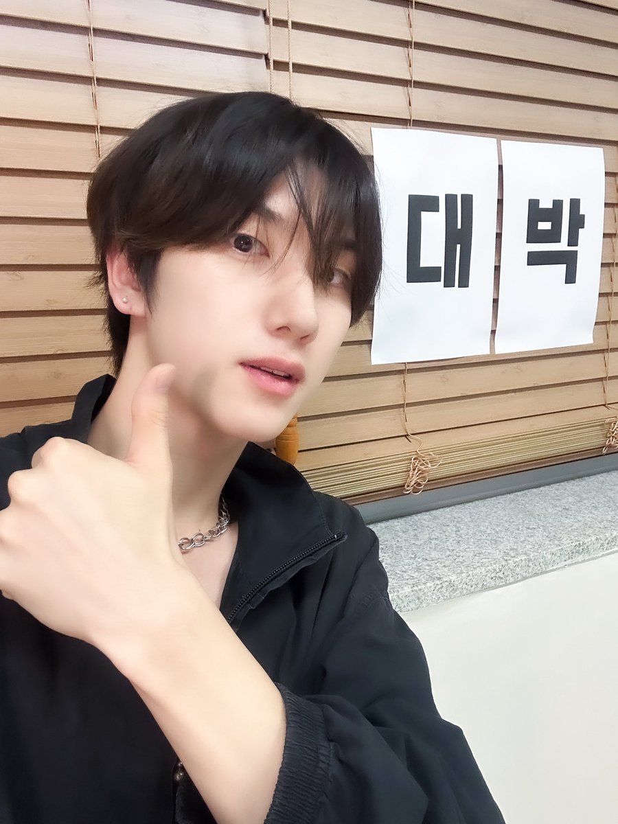 JUSTB_Official's tweet photo. [NOTICE] STU'DY' WITH ME📖 #도염이랑같이공부해요🐱 EVENT 안내

추첨을 통해 총 3분의 고등학교 3학년분들에게 도염이가 직접 사인한 수능 문제집을 보내드립니다. 

[참여 기간]  ~ 10월 8일 (일) 11:59PM (KST)

#JUSTB #저스트비 https://t.co/qnQBy2VigX