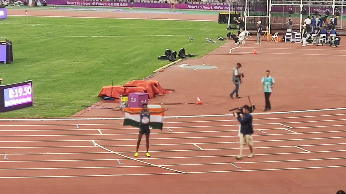 toisports's tweet photo. #AsianGames2023 #AsianGames #Cheer4India #IndiaAtAG22 #Athletics

Avinash Sable celebrates after winning gold in 3000m steeplechase

FOLLOW LIVE: https://t.co/sNkGFcD1S5 https://t.co/n5Qi4AYQuG