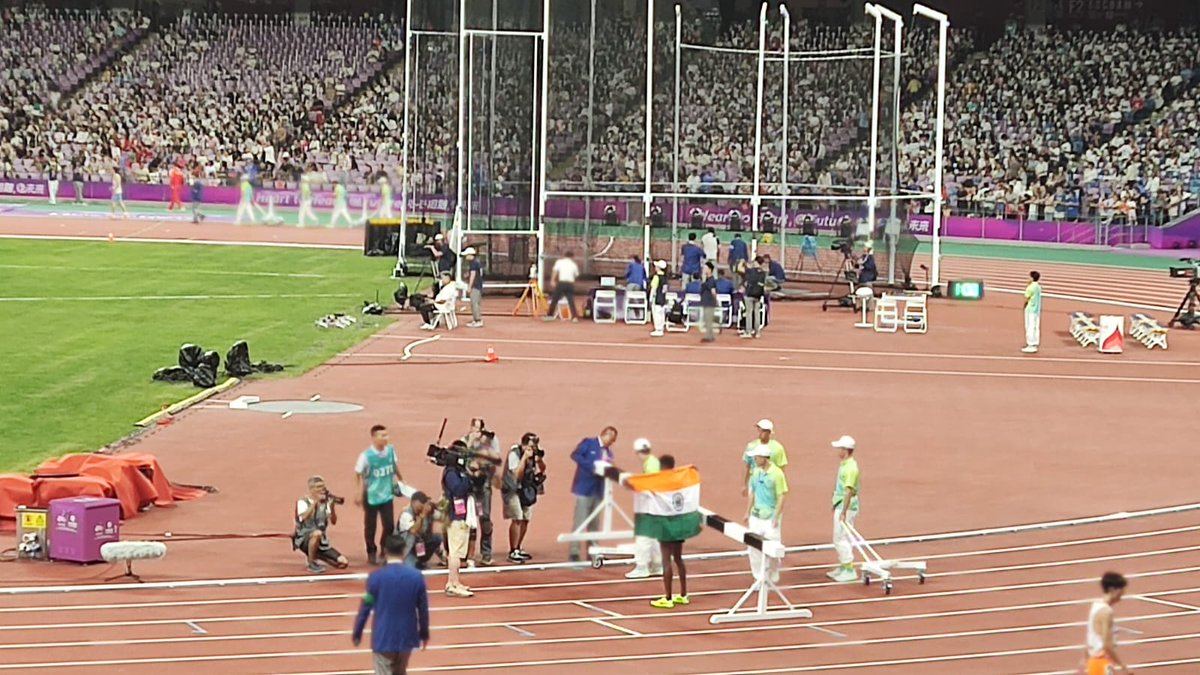 toisports's tweet photo. #AsianGames2023 #AsianGames #Cheer4India #IndiaAtAG22 #Athletics

Avinash Sable celebrates after winning gold in 3000m steeplechase

FOLLOW LIVE: https://t.co/sNkGFcD1S5 https://t.co/n5Qi4AYQuG