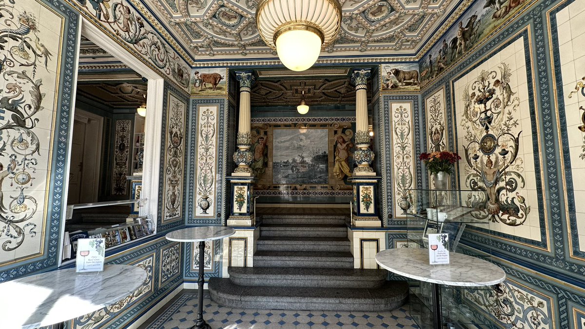 besides_obvious's tweet image. Nestled along the banks of the #Elbe River, #Dresden stands as a testament to resilience and artistic brilliance. 

👉 besidestheobvious.net/2023/10/01/dre…