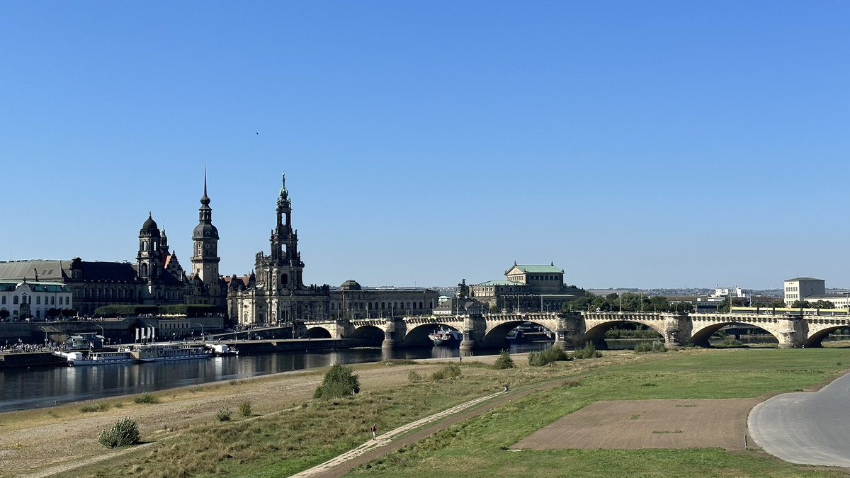 besides_obvious's tweet image. Nestled along the banks of the #Elbe River, #Dresden stands as a testament to resilience and artistic brilliance. 

👉 besidestheobvious.net/2023/10/01/dre…